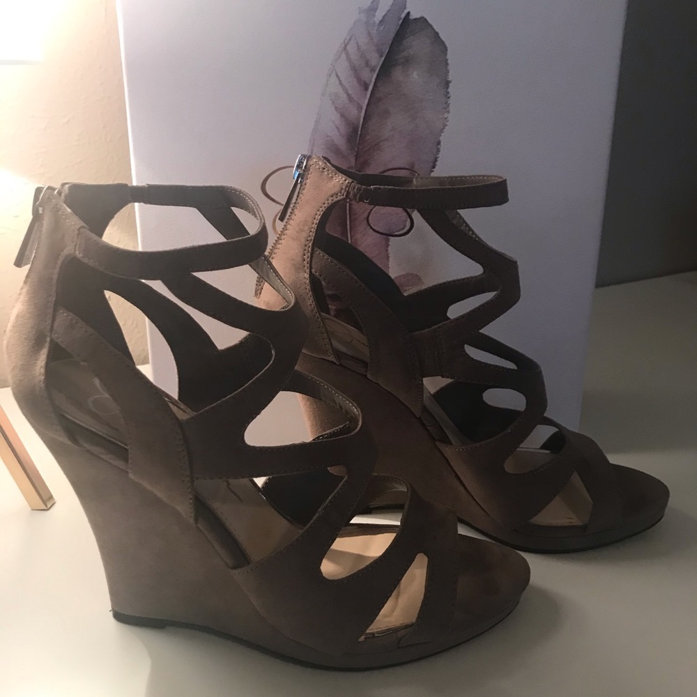 Jessica Simpson “slater” wedge sandal 7m
